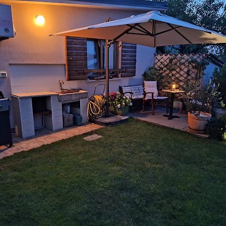 Studio Apartman Lilly With Private Parking In The Yard Of The House PUY Exterior foto