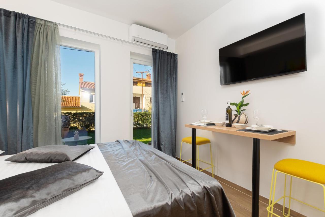 Studio Apartman Lilly With Private Parking In The Yard Of The House PUY Exterior foto
