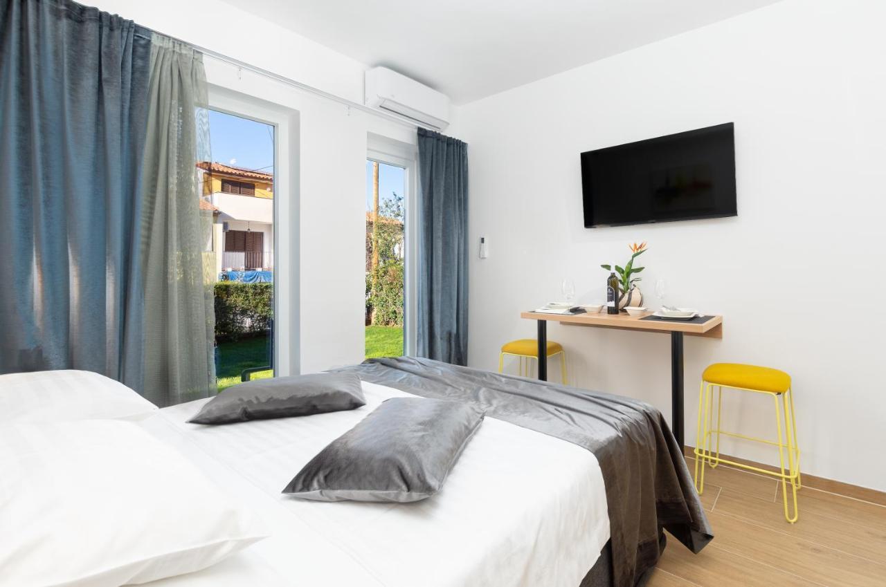 Studio Apartman Lilly With Private Parking In The Yard Of The House PUY Exterior foto