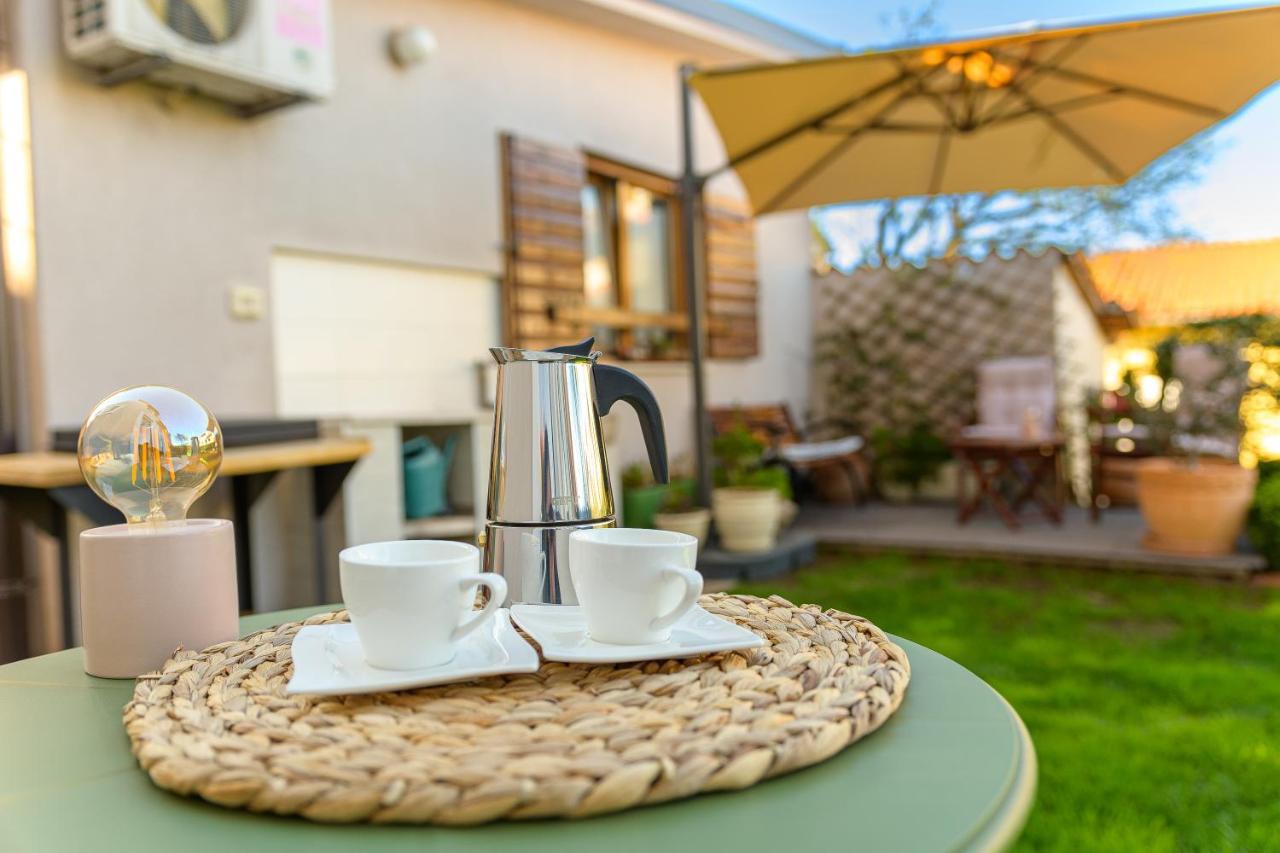 Studio Apartman Lilly With Private Parking In The Yard Of The House PUY Exterior foto